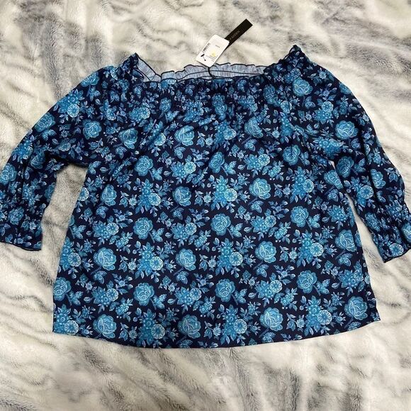 NWT Ava & Aiden off the shoulder floral top - Picture 2 of 3